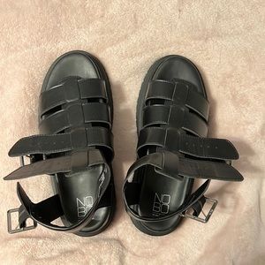 Black chunky sandals!